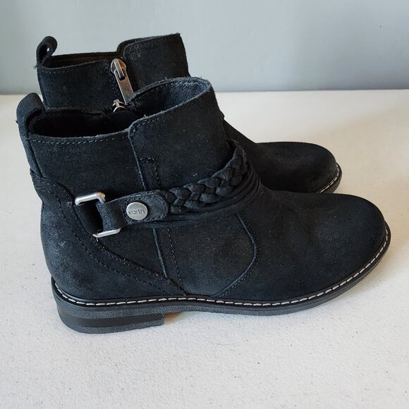 Earth Black Suede Bootie "NEW" - Picture 4 of 16
